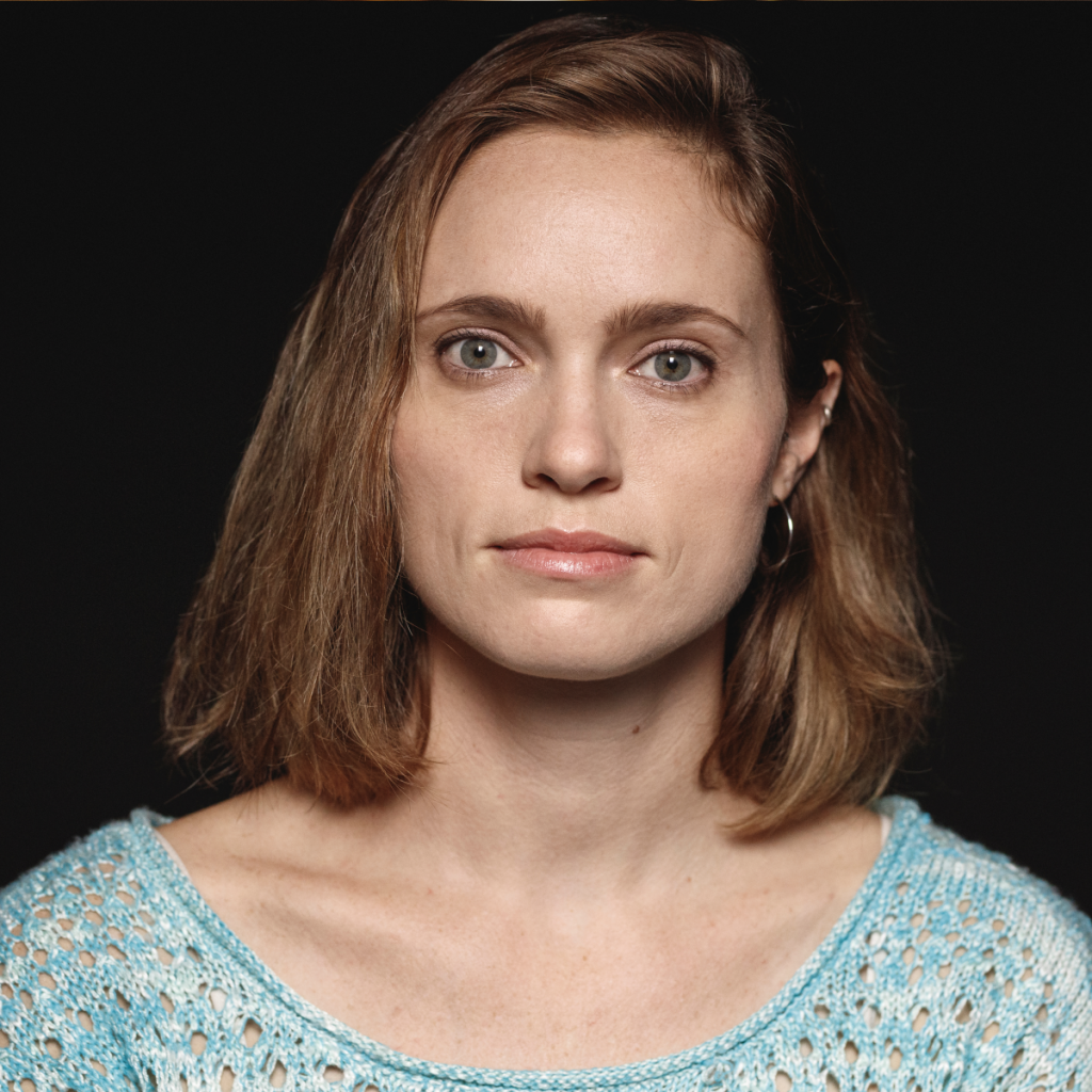 Play our free murder mystery game